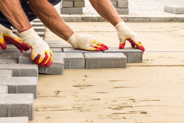 Best Professional Driveway Pavers  in Mequon, WI